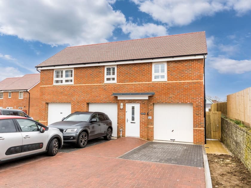 Lakeside Retreat (ref UKC5594) in Poole