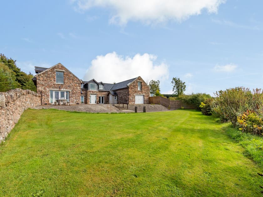 Exterior | House by the Loch, Loch Duntelchaig, near Inverness