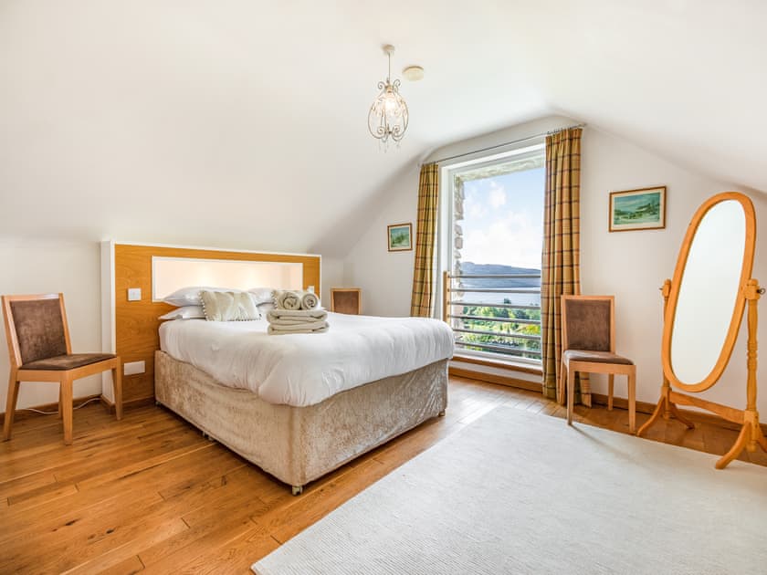 Double bedroom | House by the Loch, Loch Duntelchaig, near Inverness