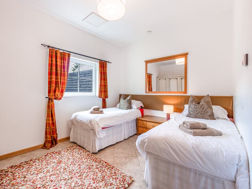 Twin bedroom | House by the Loch, Loch Duntelchaig, near Inverness