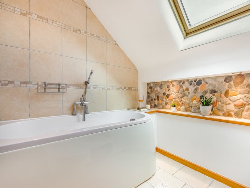 Bathroom | House by the Loch, Loch Duntelchaig, near Inverness