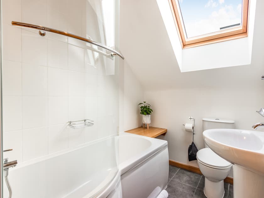 Bathroom | House by the Loch, Loch Duntelchaig, near Inverness