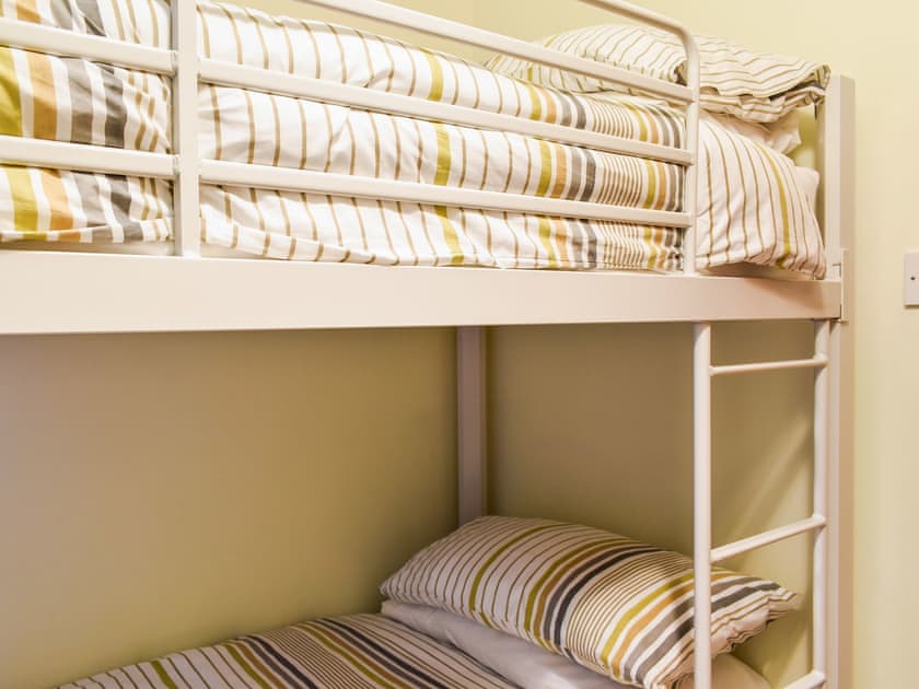 Bunk bedroom | Cysgod Y Coed, Llanbedr