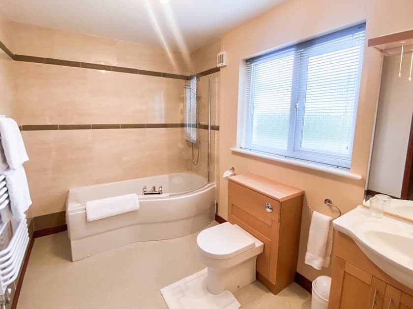 Bathroom | Friarystone Cottage, Bamburgh