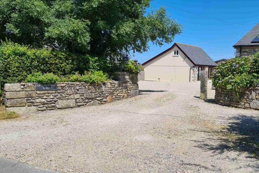 Stable Barn Apartment - Hallagenna Farm Properties, Bodmin Moor