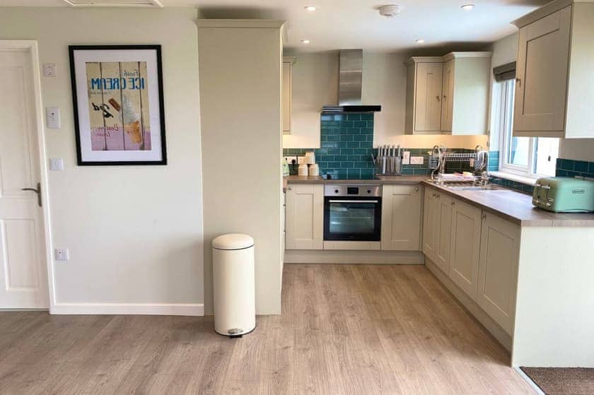 Holywell - Carnebo Holiday Barns, Perranporth