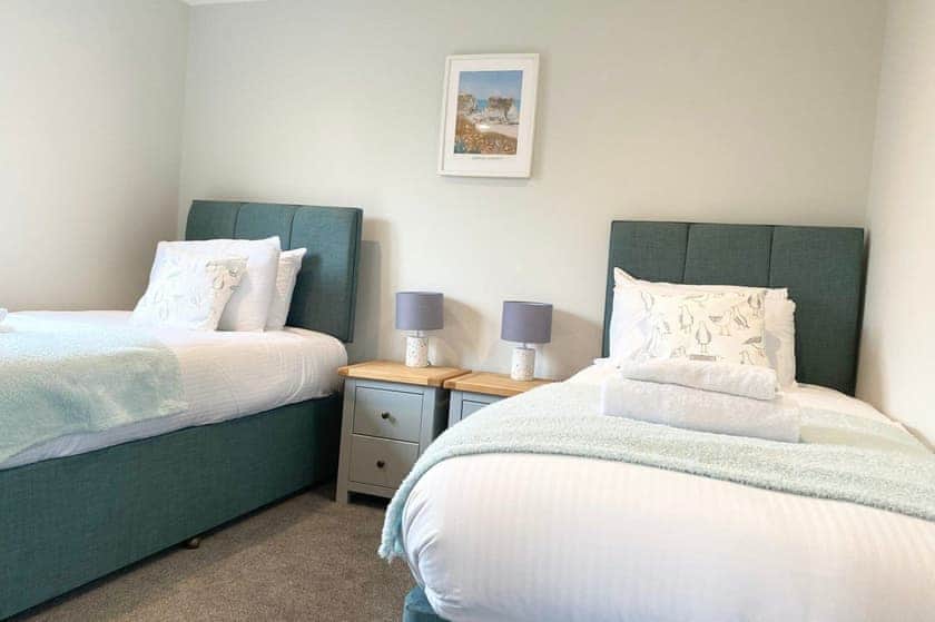 Holywell - Carnebo Holiday Barns, Perranporth