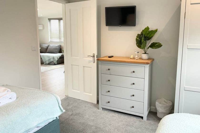Holywell - Carnebo Holiday Barns, Perranporth