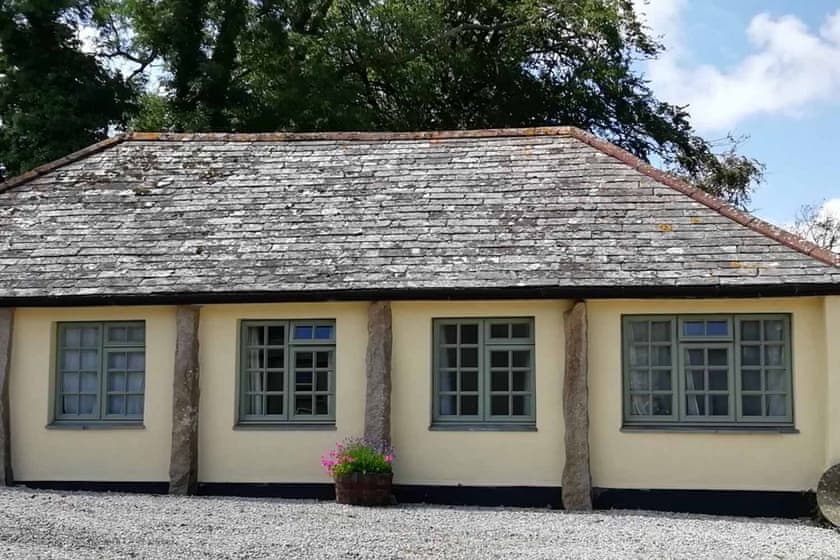 Honeysuckle Cottage - Great Trevillian Farm Barns, Warbstow, near Crackington Haven
