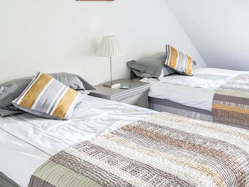 Twin bedroom | Fieldview - Blinkbonny Cottages, Auchtermuchty