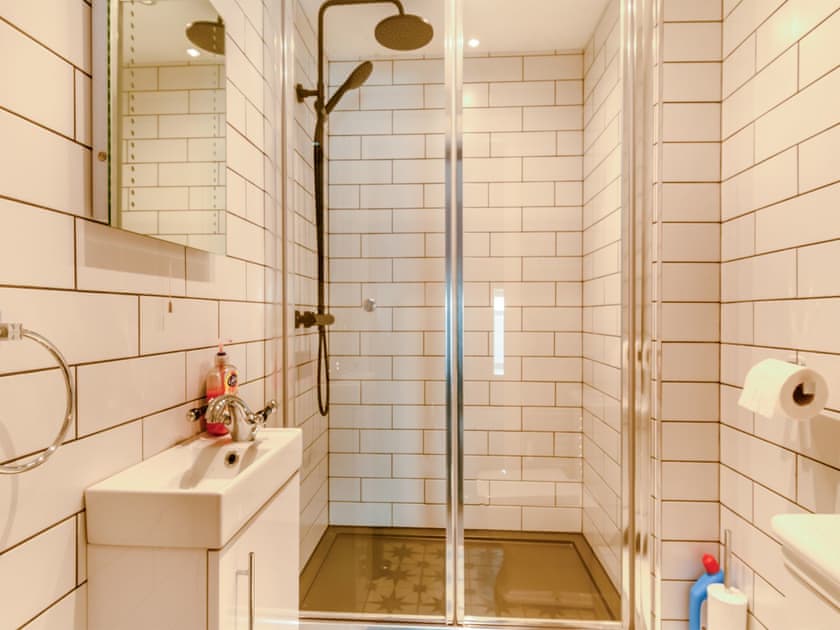 Bathroom | Point House, Milford Haven