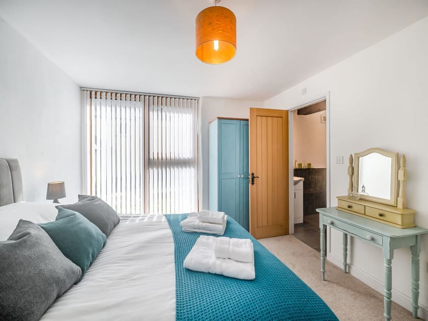 Double bedroom | Woodbury Farm, Dartmouth
