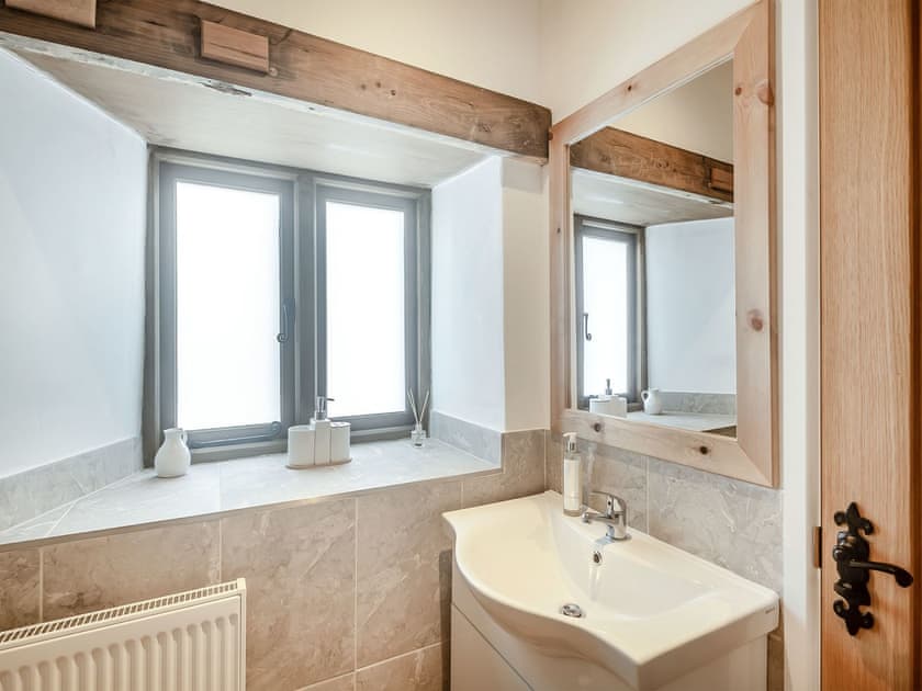 Bathroom | Woodbury Farm, Dartmouth