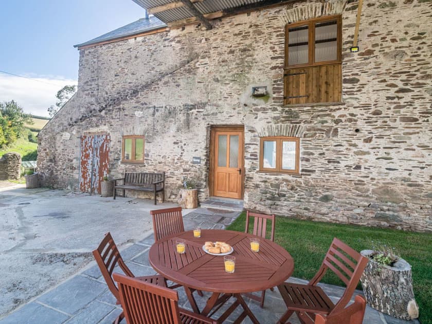 Exterior | Woodbury Farm, Dartmouth