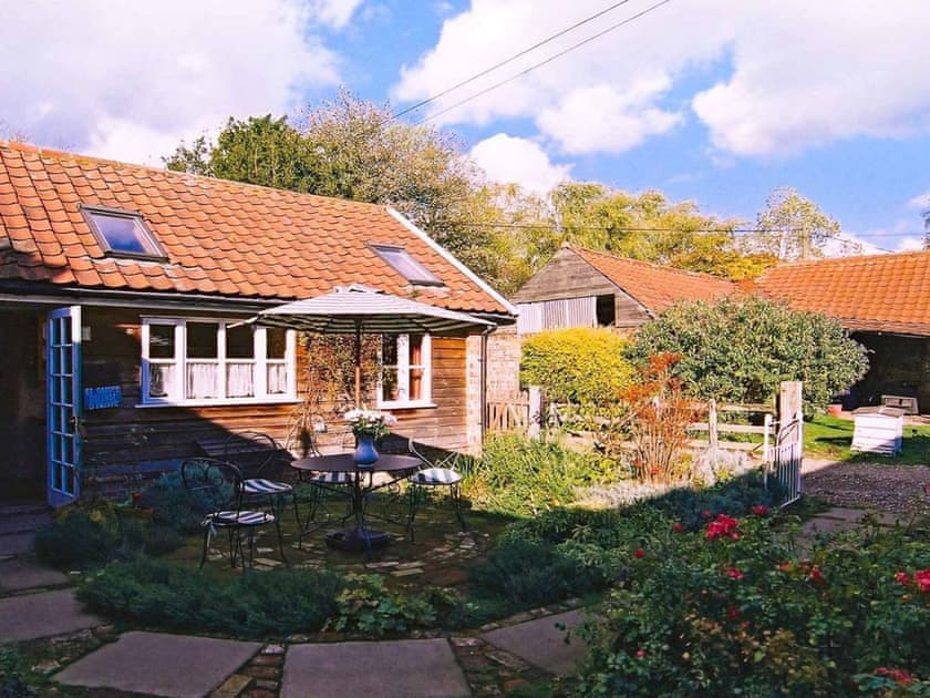 Grove Farm Cottages Dons Barn (ref UKC5847) in Edwardstone Hoseasons
