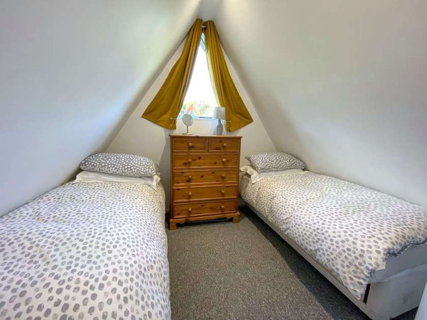 Twin bedroom | Coastal View, Kingsdown, near Deal