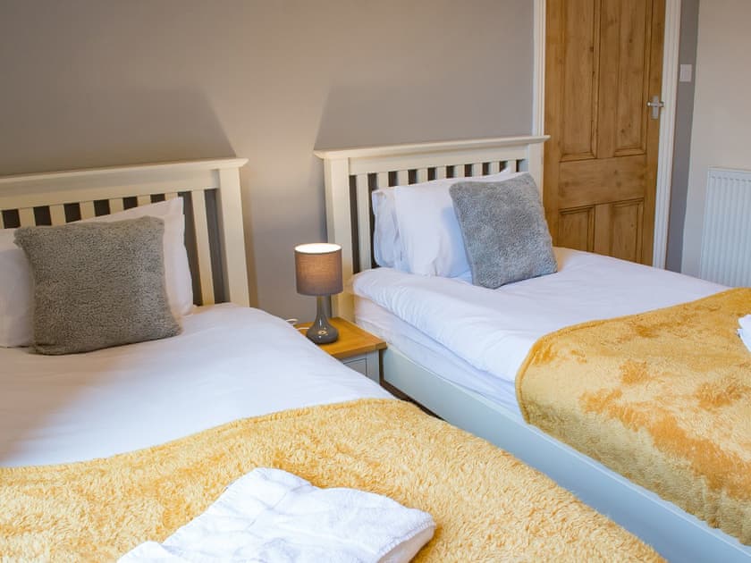 Twin bedroom | Mayville House, Scarborough
