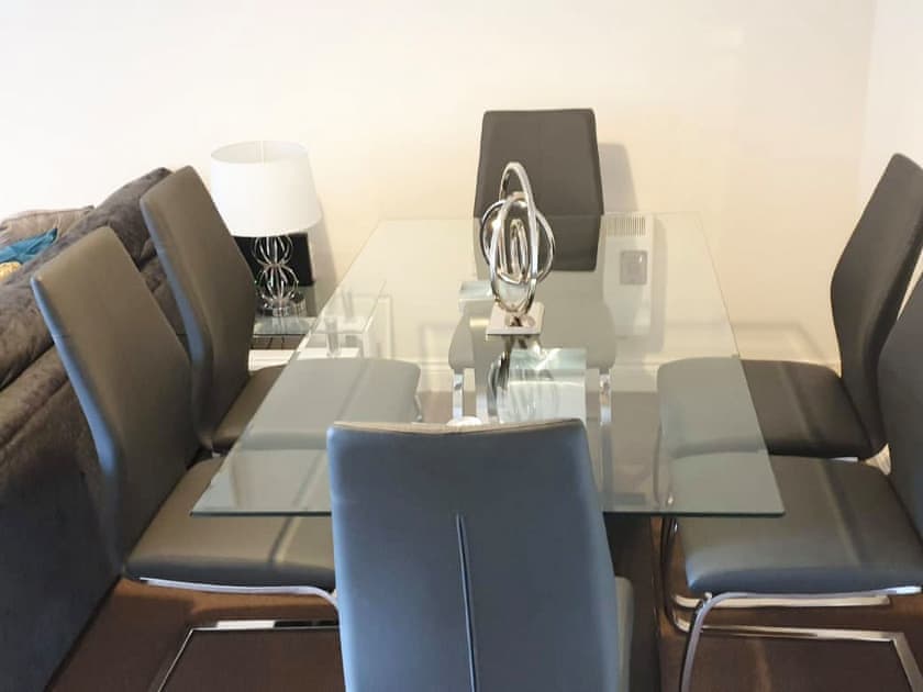 Dining Area | Renta Apartments 4 - 61 - Whitestar Apartments, Southampton