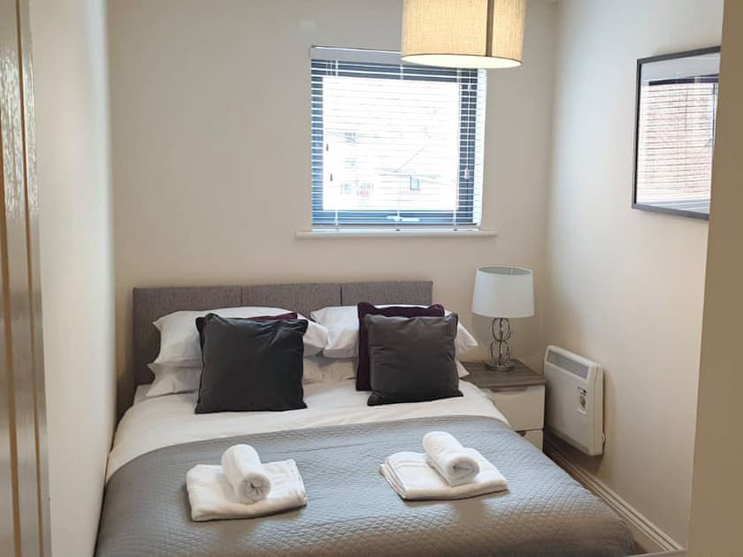 Double bedroom | Renta Apartments 4 - 61 - Whitestar Apartments, Southampton