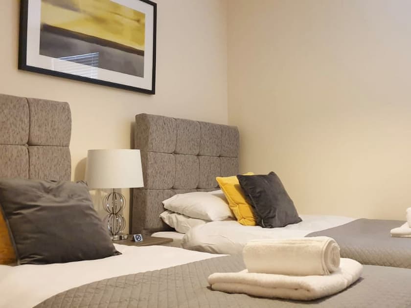 Twin bedroom | Renta Apartments 4 - 61 - Whitestar Apartments, Southampton