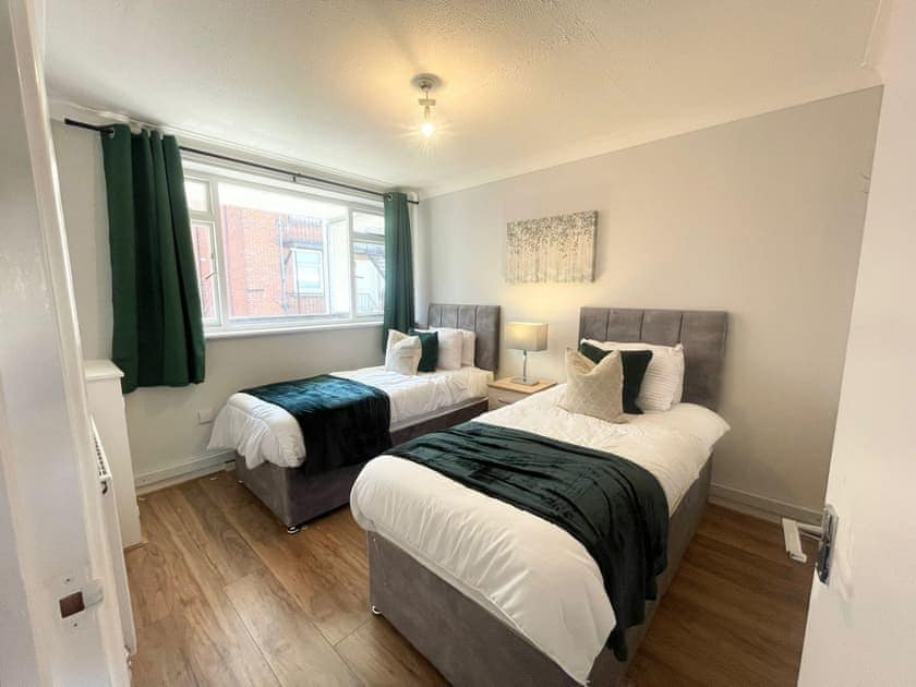 Twin bedroom | Southsea Apartment 4 - Southsea Apartments, Southsea, Portsmouth