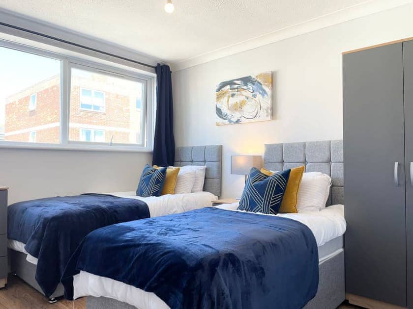 Twin bedroom | Southsea Apartment 4 - Southsea Apartments, Southsea, Portsmouth