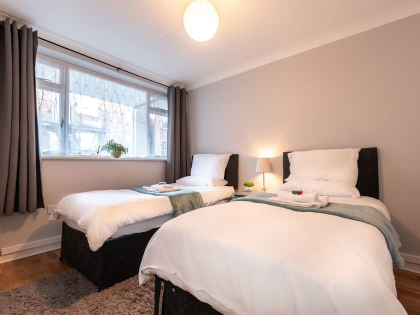 Twin bedroom | Southsea Apartment 5 - Southsea Apartments, Southsea, Portsmouth