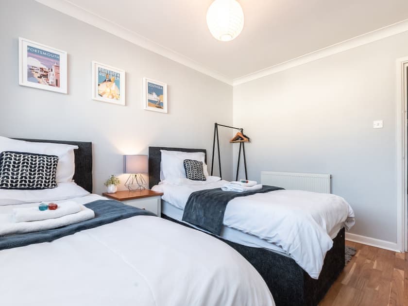 Twin bedroom | Southsea Apartment 5 - Southsea Apartments, Southsea, Portsmouth