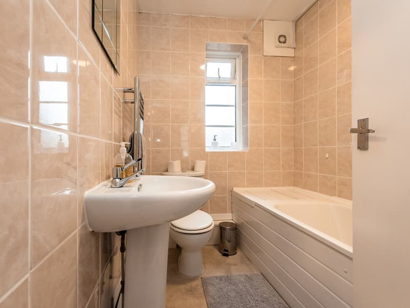 Bathroom | Flat 6 - Braganza Apartments, Portsmouth