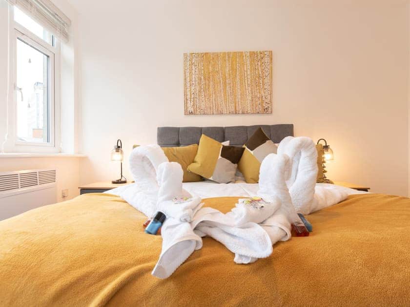 Double bedroom | Flat 1 - London Apartments, Southampton