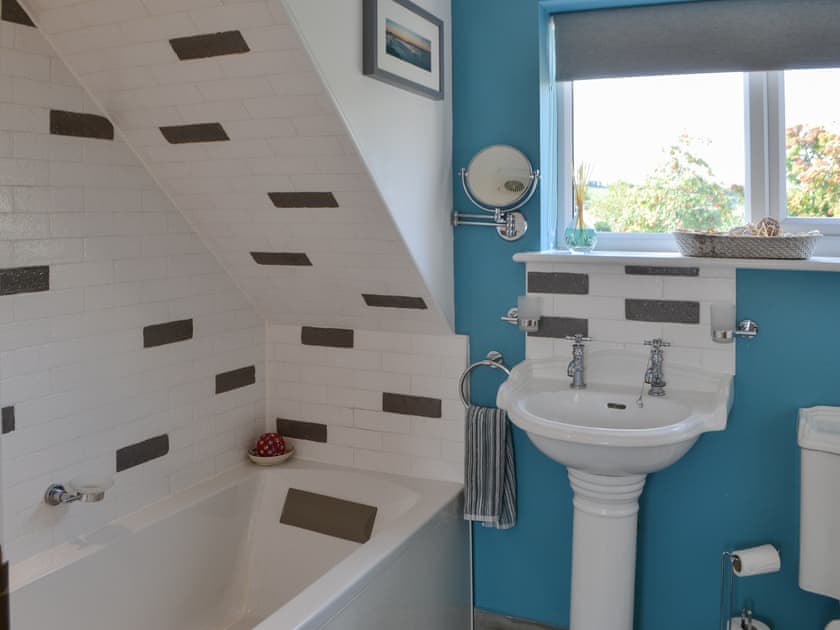 Bathroom | Quarryman’s Cottage, Belford