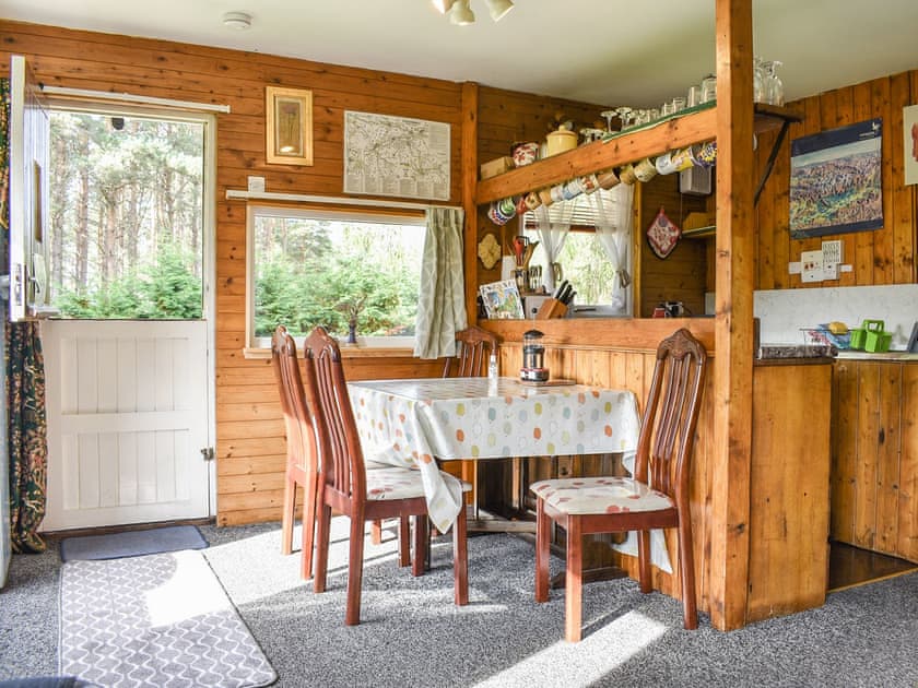 Dining Area | The Chalet - Mondhuie Self Catering Chalets, Nethy Bridge