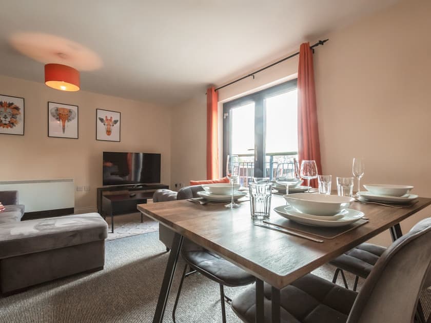 Dining Area | Renta Apartments 4 - 20 - Whitestar Apartments, Southampton