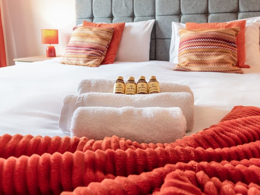 Double bedroom | Renta Apartments 4 - 20 - Whitestar Apartments, Southampton