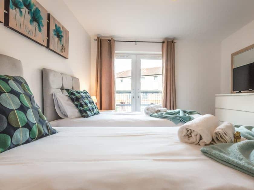 Twin bedroom | Renta Apartments 4 - 4 - Whitestar Apartments, Southampton