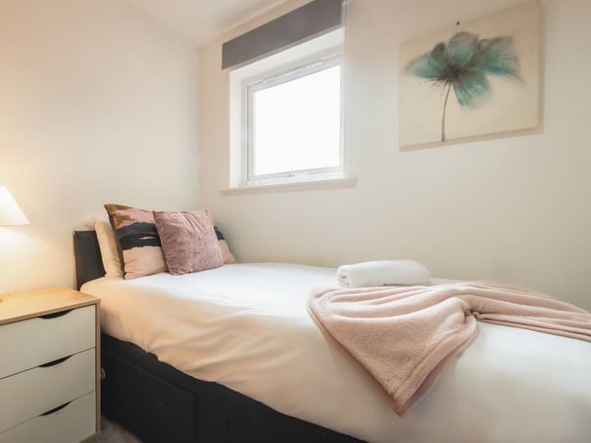 Bedroom | Renta Apartments 4 - 4 - Whitestar Apartments, Southampton