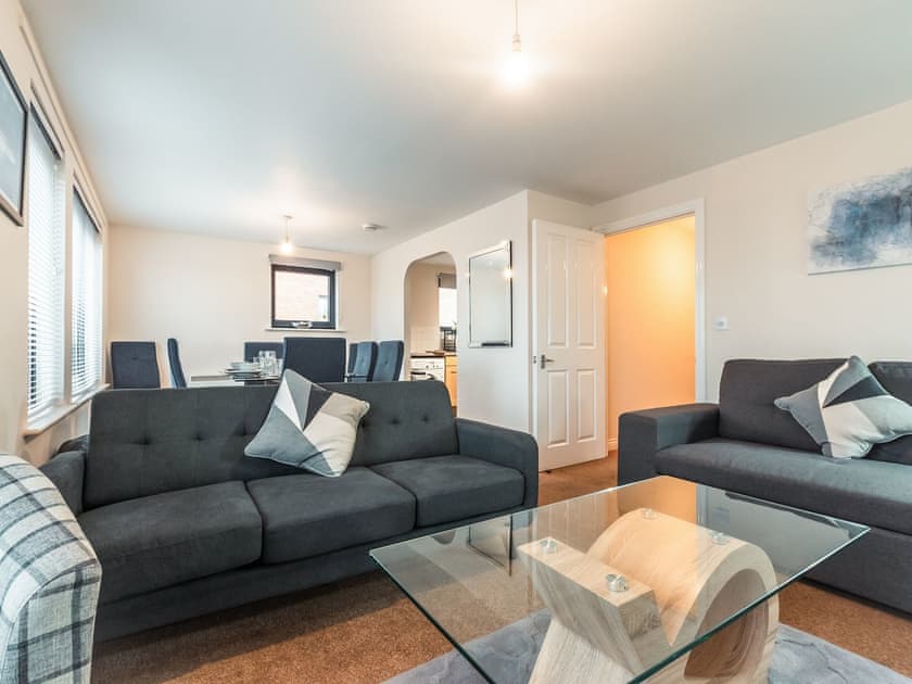 Living area | Renta Apartments 4 - 44 - Whitestar Apartments, Southampton