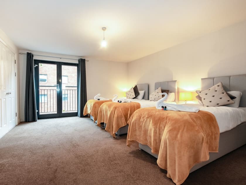 Triple bedroom | Renta Apartments 4 - 44 - Whitestar Apartments, Southampton