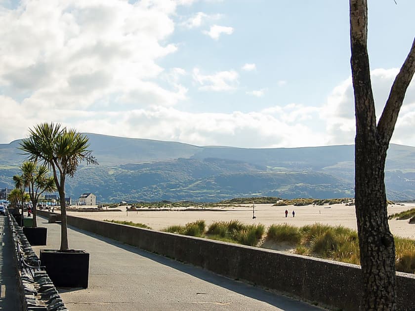 Surrounding area | Beach Vista Apartment 1, Barmouth