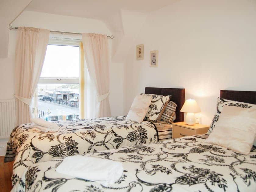 Twin bedroom | Beach Vista Apartment 3, Barmouth