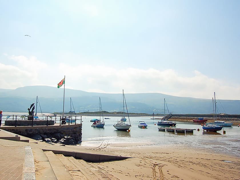 Surrounding area | Beach Vista Apartment 3, Barmouth