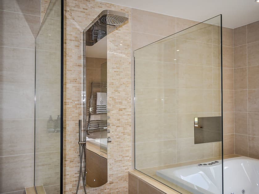 Bathroom | Ryka Lodge, All Outer Hebrides