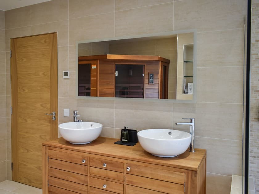 Bathroom | Ryka Lodge, All Outer Hebrides
