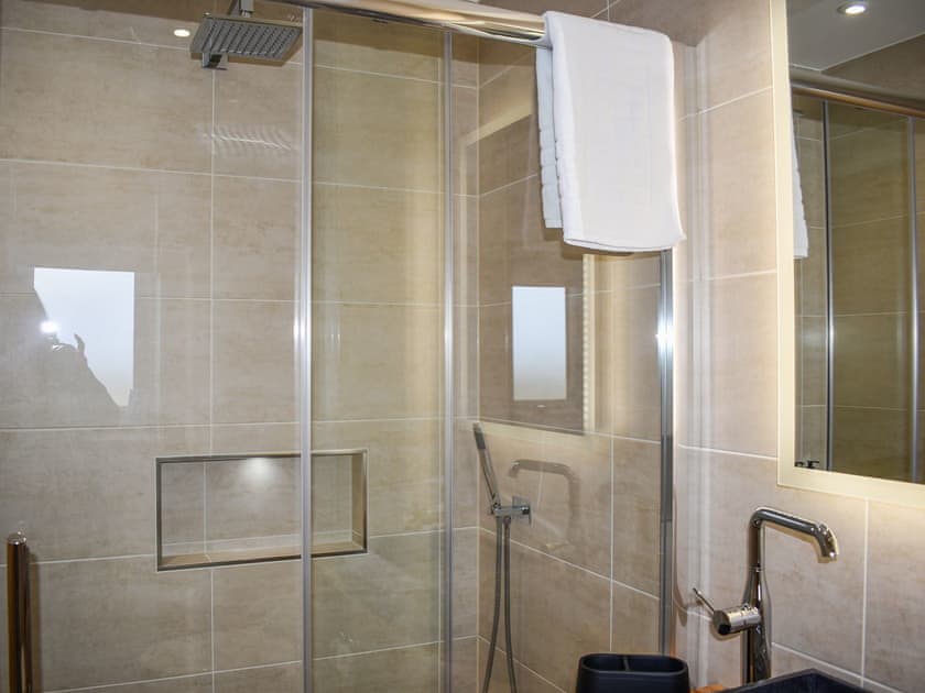 Shower room | Ryka Lodge, All Outer Hebrides