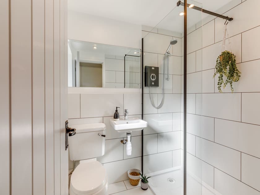 Shower room | Barn on the Wall, Carlisle