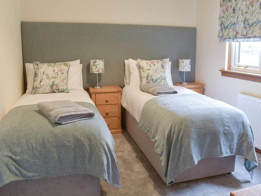 Twin bedroom | The Lodge, Linlithgow