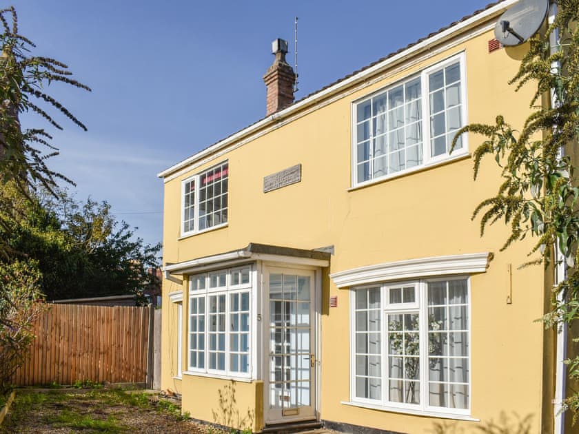 Millhouse in GorlestononSea