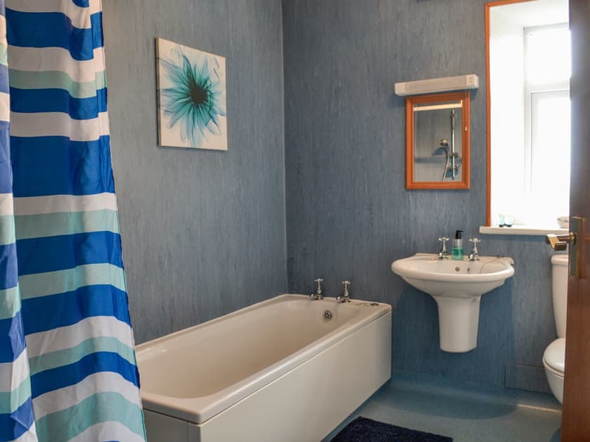 Bathroom | Airdside Cottage - Airds Farm, Crossmichael, near Castle Douglas