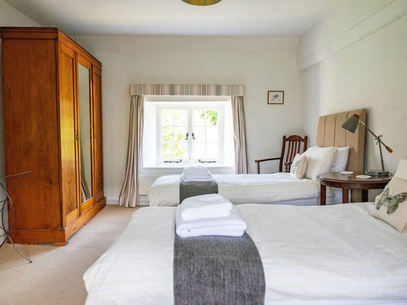Twin bedroom | Old Orchard Cottage, Goathill, near Sherborne