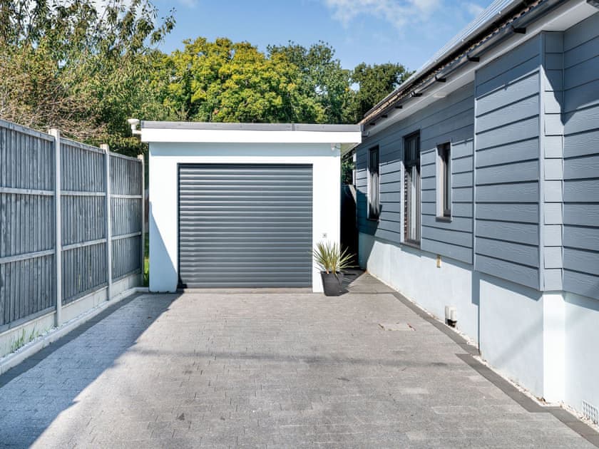Parking | Little Heron - River Annexe, Christchurch